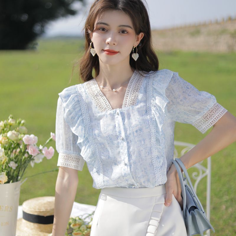 2025 Summer New French-Style V-Neck Floral Chiffon Shirt with Short Sleeves, Unique and Chic Design Top