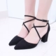 Mùa hè 2017 mới sandal nữ dày với giày da lộn Giày cao gót nhọn mũi nhọn có quai chéo Giày nữ Roman