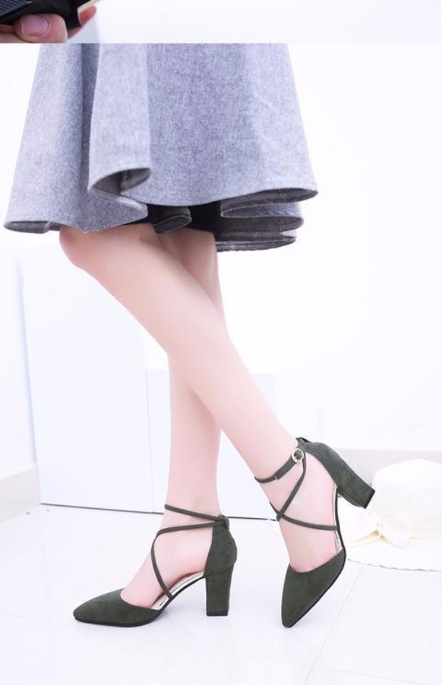 Mùa hè 2017 mới sandal nữ dày với giày da lộn Giày cao gót nhọn mũi nhọn có quai chéo Giày nữ Roman dép givenchy