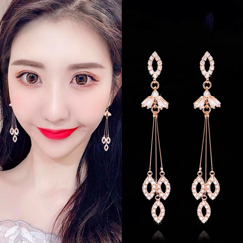 2021 Summer New South Korea Nets Red Earrings Goddess Van Temperament Long Version Flow Suear Delicate Advanced Earwear Tide