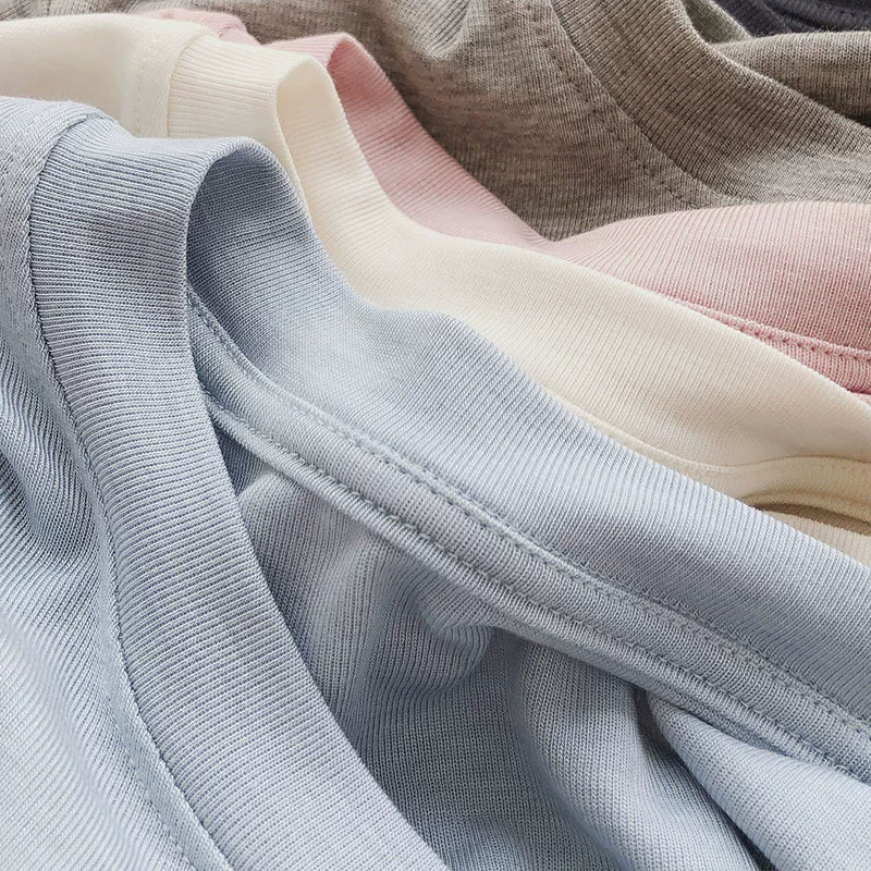 Плотная/тонкая?"Thin knitted summer short sleeve T-shirt"" - choose appropriate: "Легкая тонкая трикотажная летняя футболка с коротким рукавом" but