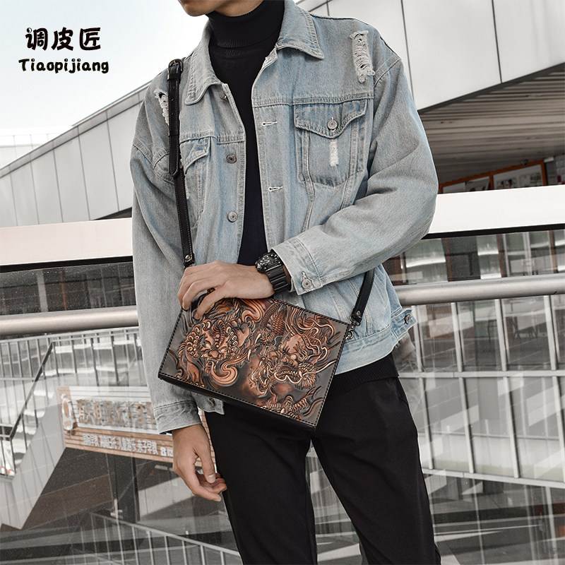 Genuine leather men's single shoulder slanted satchel fashion Chauded envelope Shoulder Bag Day Ensemble Individuality Casual Handmade Leather Sculptures Handbags