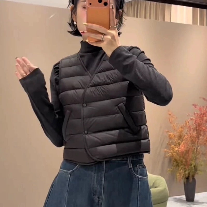 Early Winter Lightweight down Vest for Women, Sleeveless Thickened Vest with Double-Row Buttons, Slim Fit and Warm down Vest