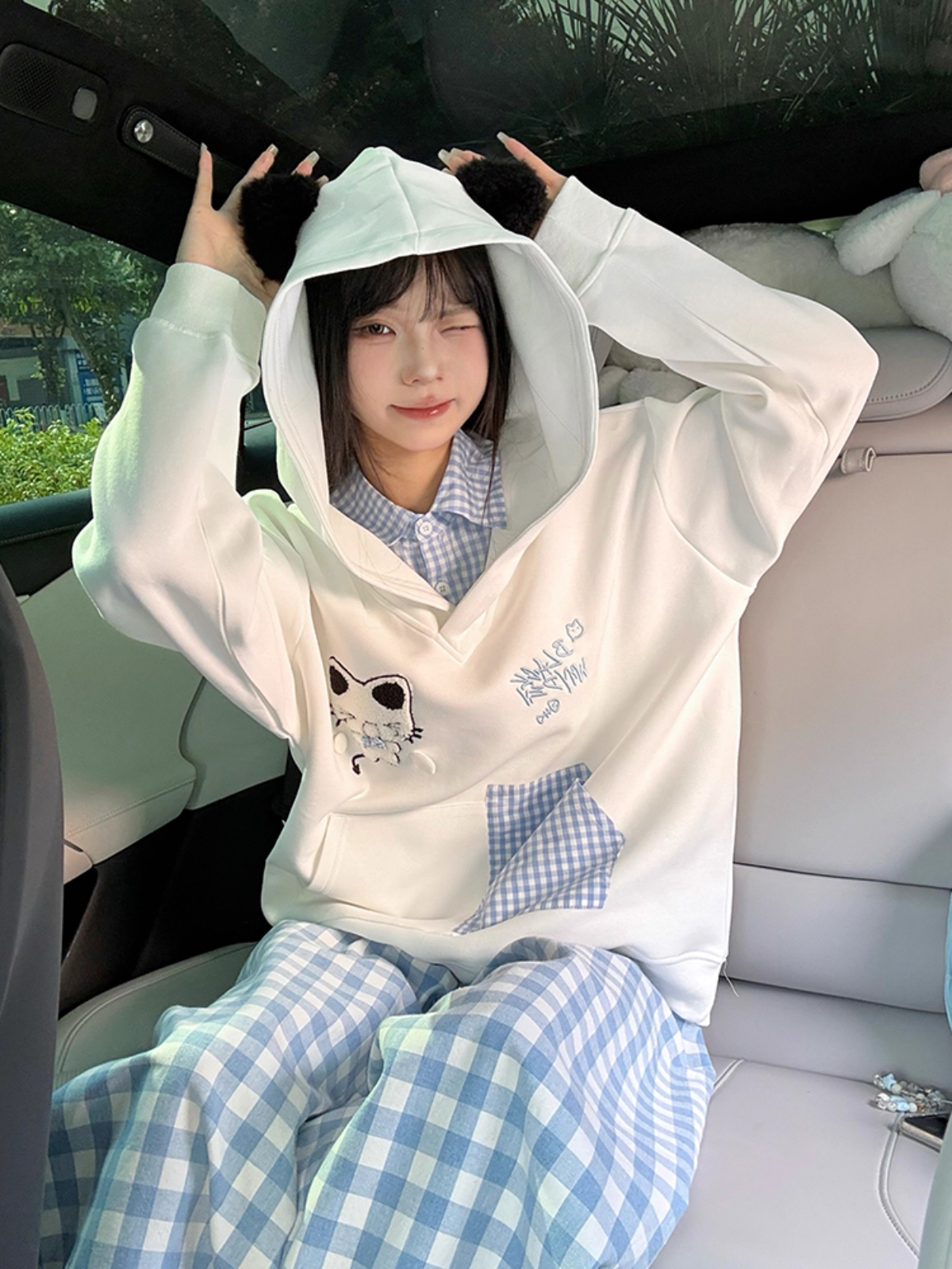 アメリカンレトロ猫刺繍フェイクツーピースフード付きスウェットシャツ、レディース秋新作、ゆったりめのレイジースタイル学生トップス