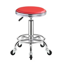 Красное два кольцевого железного колеса