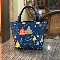 Рождественская елка темно-синего цвета