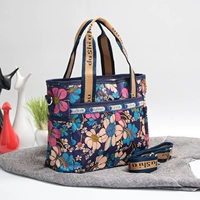 Синий цветок цветов