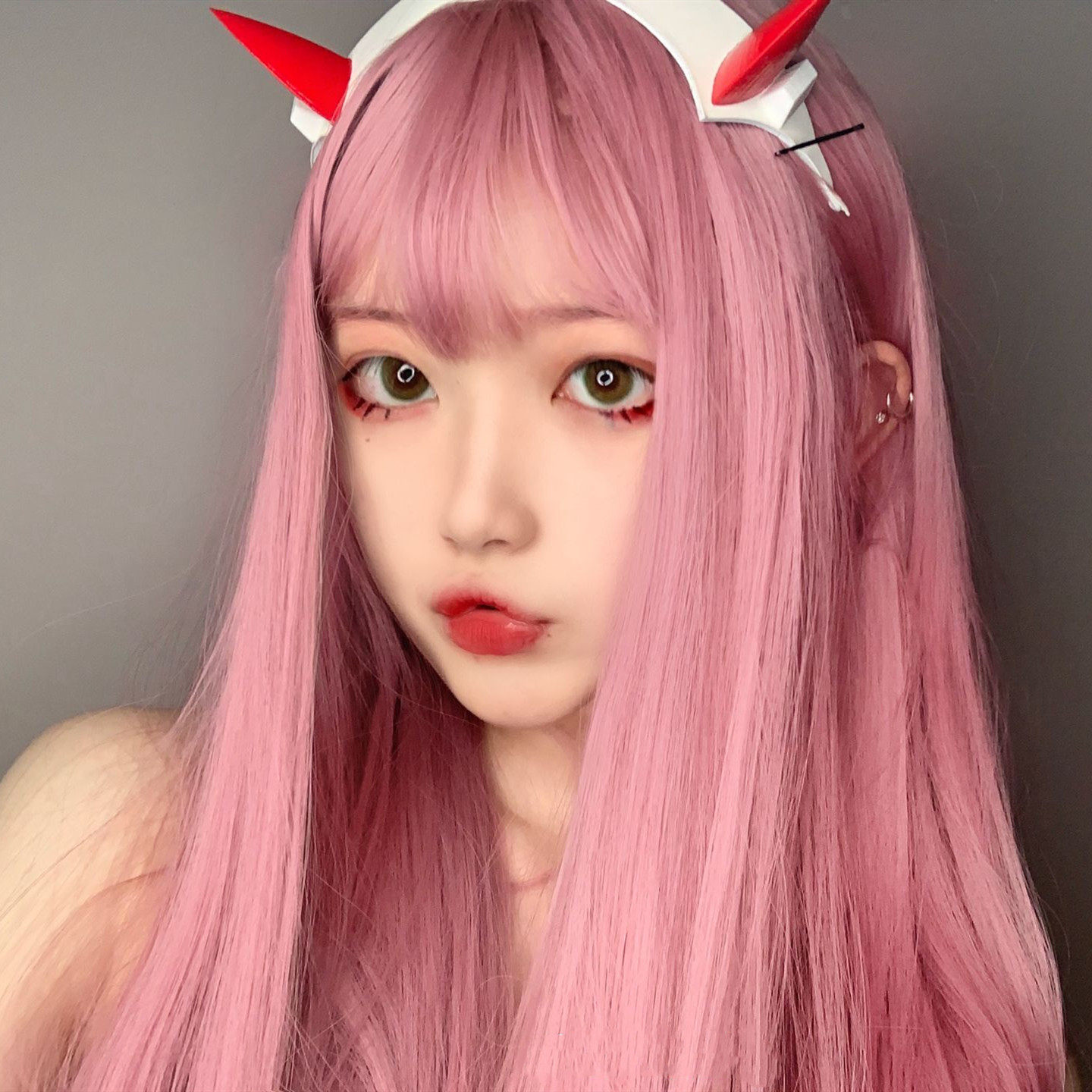 Wig woman straight hair light pink lolita waist long hair fluffy lifelike cos fabric natural full head coat
