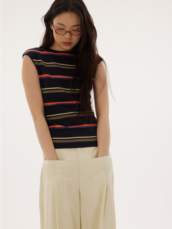 【Yang Li's Style】597C Original Black Camisole for Women, Wide Shoulder Straps, Covers Side Breasts, Backless, Slimming