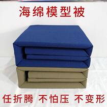 The stereotyped quilt is folded by hand for fire protection the canvas is shaped neatly the model is checked by tofu blocks and the dormitory students are quilted