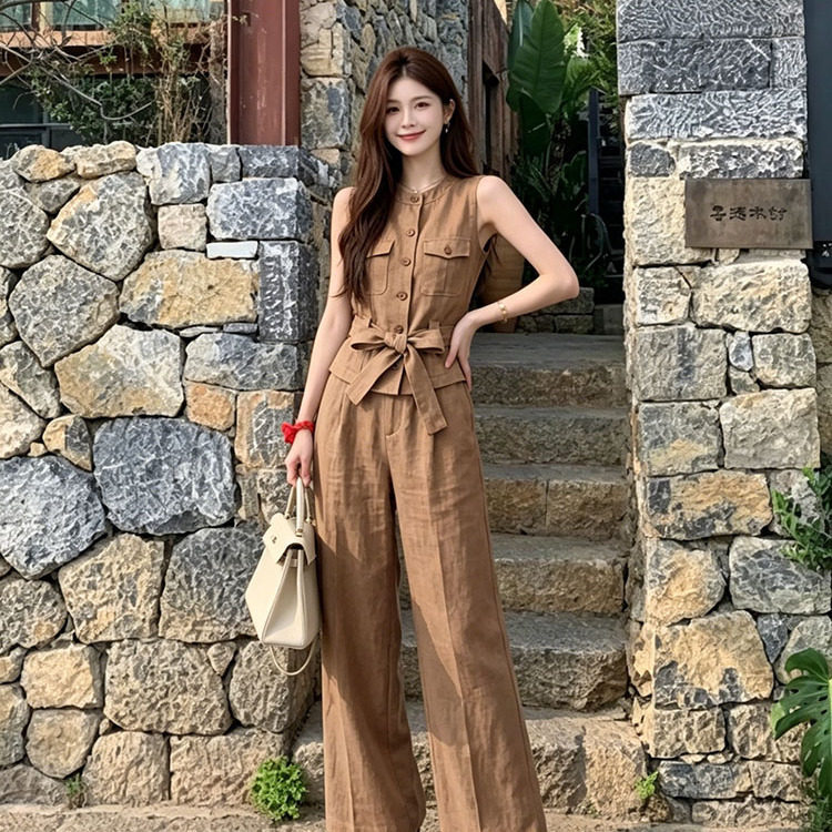 American Retro Sleeveless Vest and Wide-Leg Pants Set for Women, Summer Stylish and High-End, Relaxed Fit Two-Piece Outfit