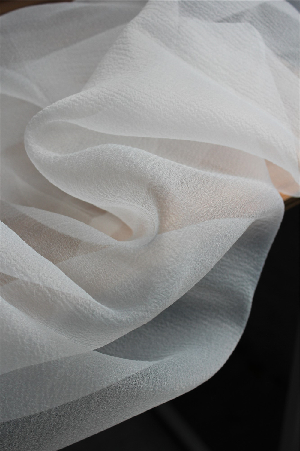 Seersucker organza kết cấu xếp li sợi thủ công tự làm ren đen nhập khẩu thiết kế quần áo vải vai thô
