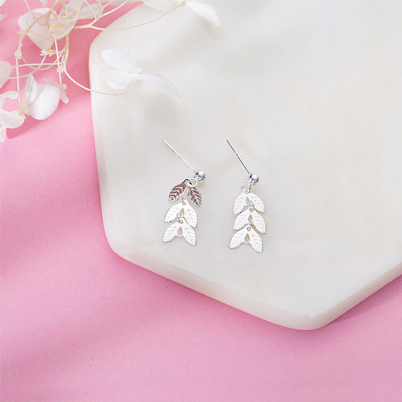S925 pure silver leaf earneedle simple small fresh earrings of the earrings of the leaves of the Han temperament ear