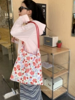 Розовый, в цветочек