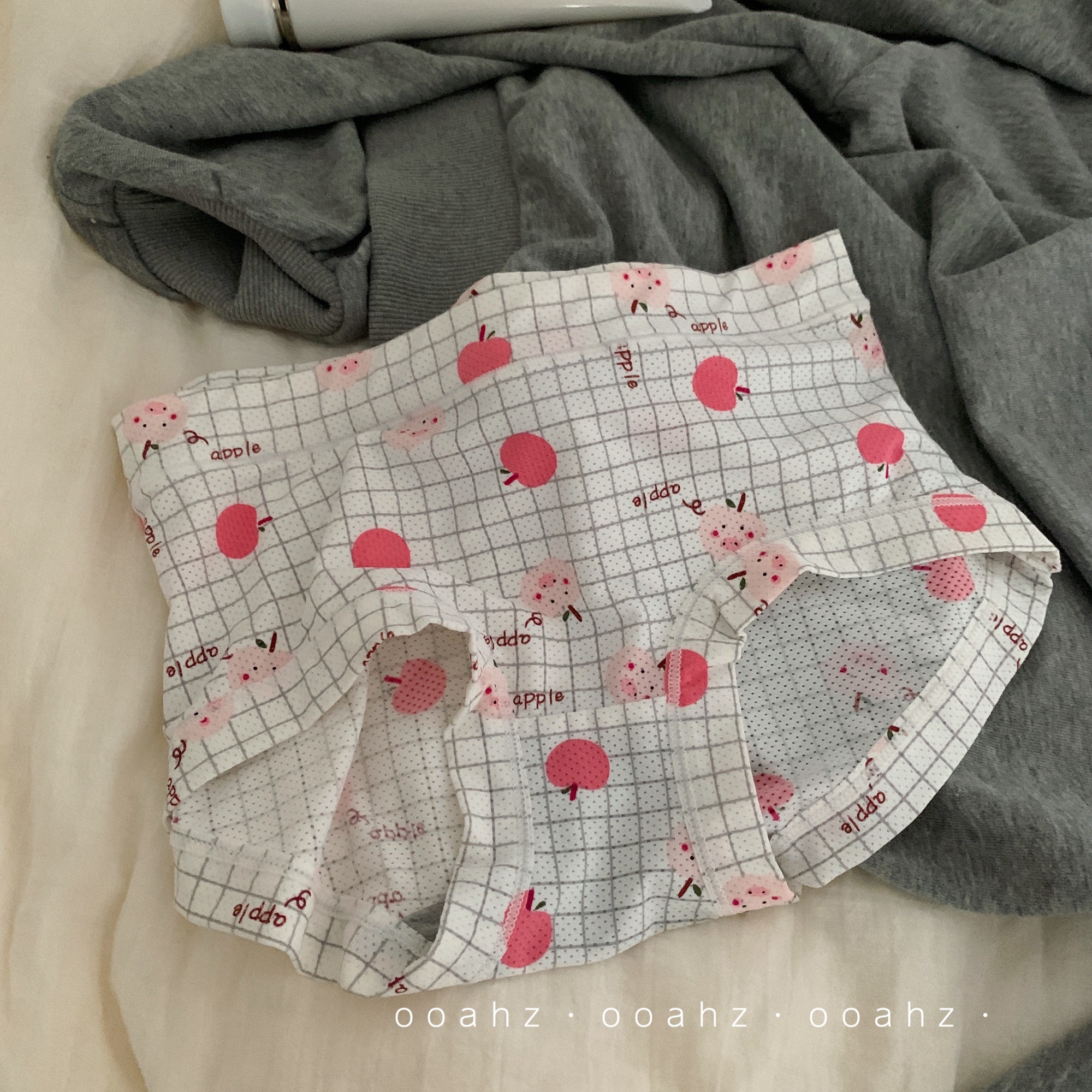 (Midsummer fruit) Honeycomb ventilation holes ~ milk silk fruit print bag hips middle waist ice silk cute panties