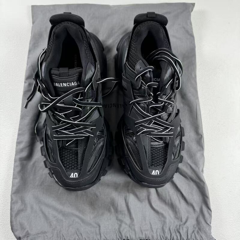 Special Offer Balenciaga Track 1.0 Vintage-Style Black Low-Top Dad Shoes Special Offer Balenciaga Track 1.0 Vintage-Style Black Low-Top Dad Shoes
