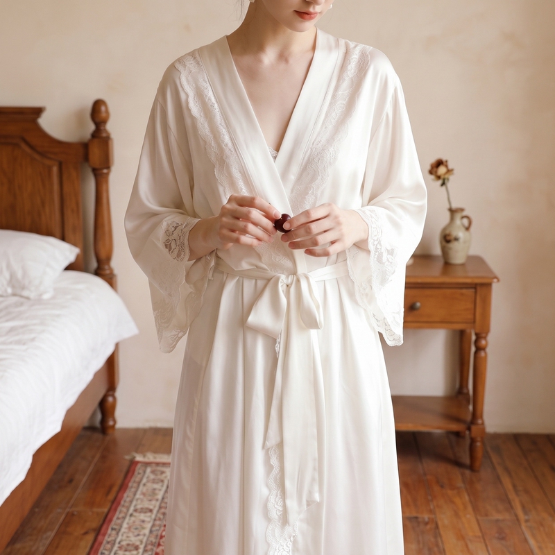 Light Luxury Silk Pajamas for Women, Two-Piece Set, Spring and Autumn, High-End Mulberry Silk Wedding Bride's Dressing Gown, Loungewear Light Luxury Silk Pajamas for Women, Two-Piece Set, Spring and Autumn, High-End Mulberry Silk Wedding Bride's Dressing Gown, Loungewear