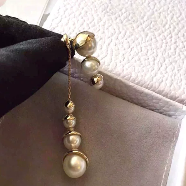 Quality earrings from pearl, Korean style