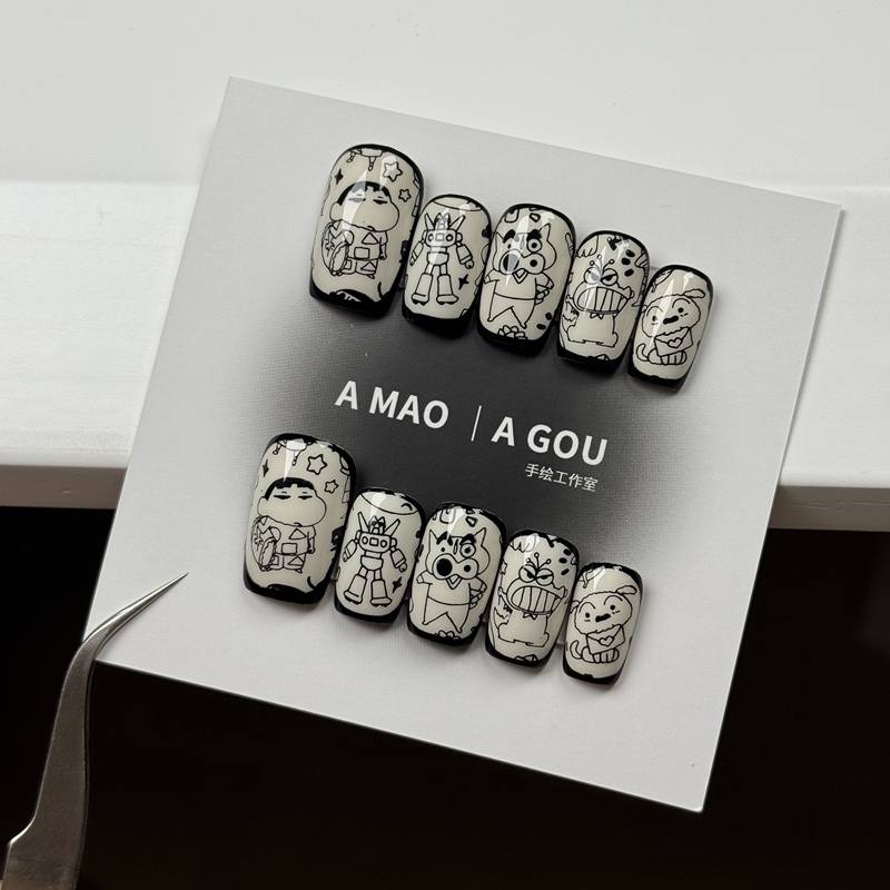Handmade Nail Art, Hand-Painted Wearable Nails, Crayon Shin-Chan's Toy Friends, Black and White Contrasting Color Style, High-End ins Trending Item