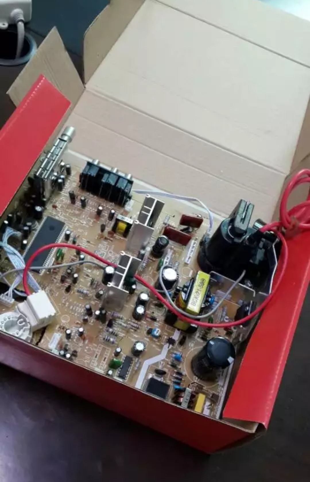 Brand new 14-17-21 inch HD color TV motherboard CRT universal motherboard repair