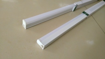Xinhuahun crown LEDT5 all-in-one bracket lamp can be connected in series 14W90cm 18W120cm 6500K 6500K frequency flash