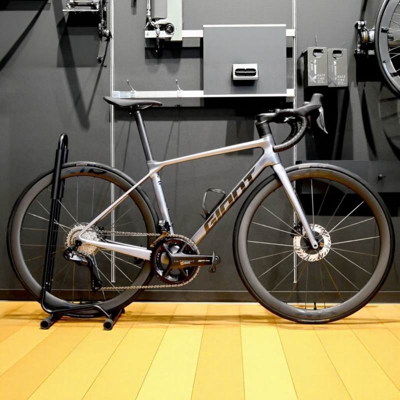 Giant Tcr Adv Pro Carbon Fiber Disc Brake Electric Variable Speed Road Bike Climbing All-Round Road Bicycle
