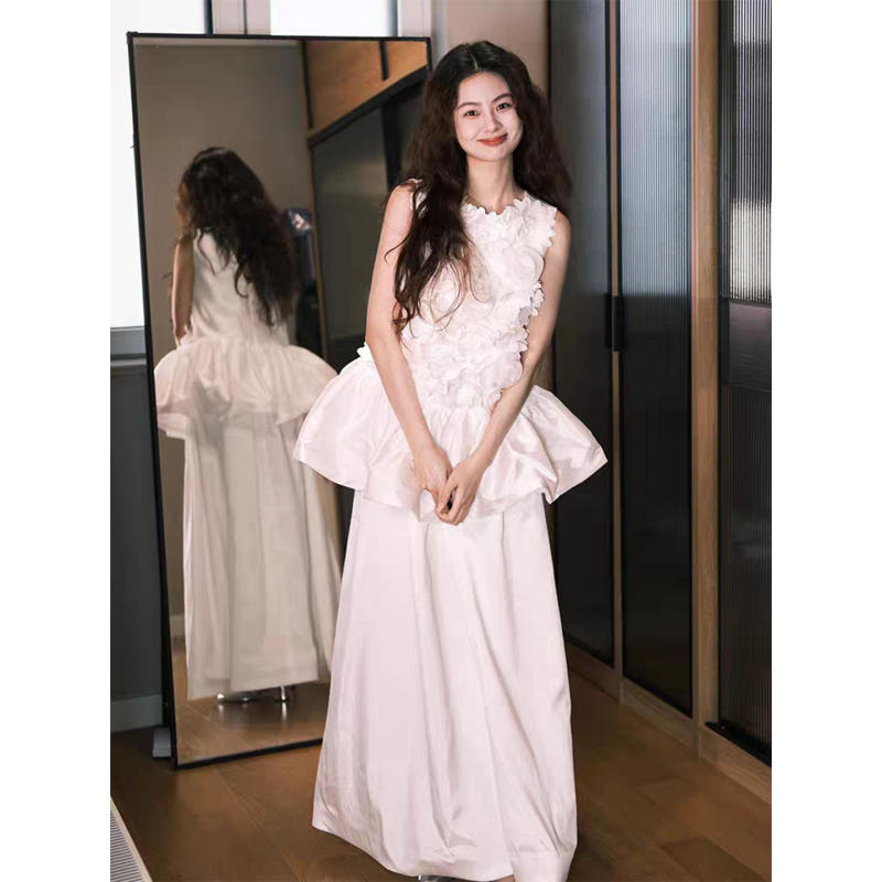 French-Style Satin Bridal Robe for Welcoming Guests, Light Wedding Dress for Travel Photography, Wedding Registration, Engagement Evening Gown, White Dress