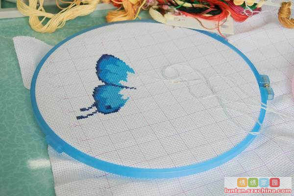 Nhỏ cá thêu khâu đơn công cụ phụ kiện X106 kích thước tinh thể thêu kéo dài lăm thạch màu tùy chọn - Công cụ & phụ kiện Cross-stitch tranh thêu chữ thập phúc lộc thọ