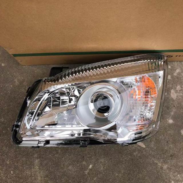 Suitable for Dongfeng Fengxing Lingzhi M3 V3 M5 headlight assembly front headlight combination large bulb accessories