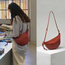 Hong Kong trendy brand Korean fashion dumpling bag women 2022 new crescent moon bag womens casual simple one-shoulder Messenger bag