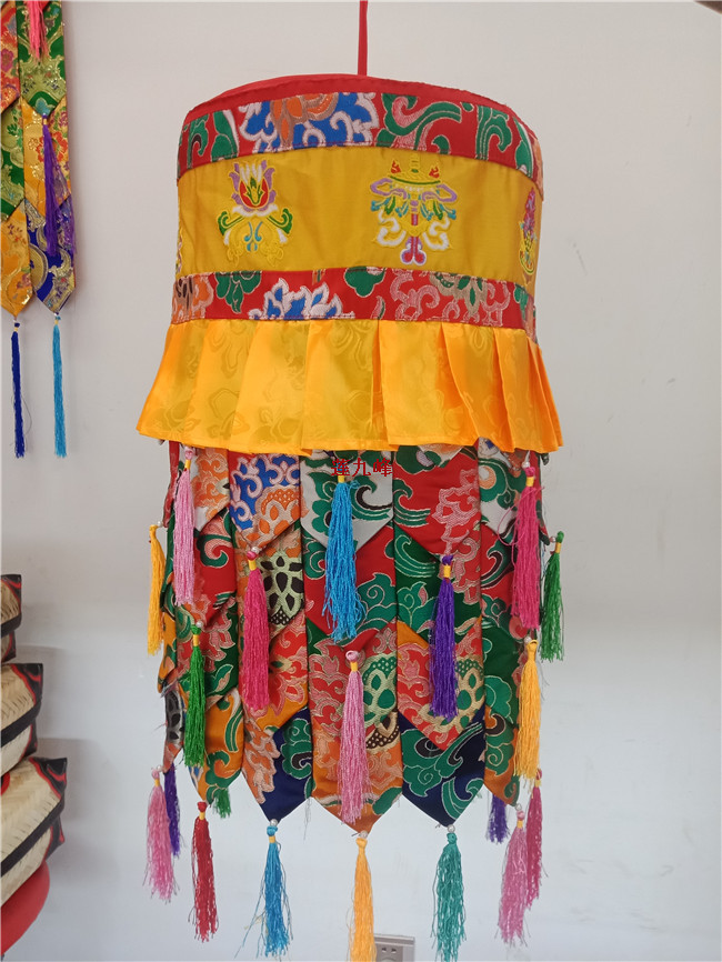 Tibetan supplies Buddha decoration house colorful hall flag - 8 - auspicious lotus skirt - side victory building 50 cm high