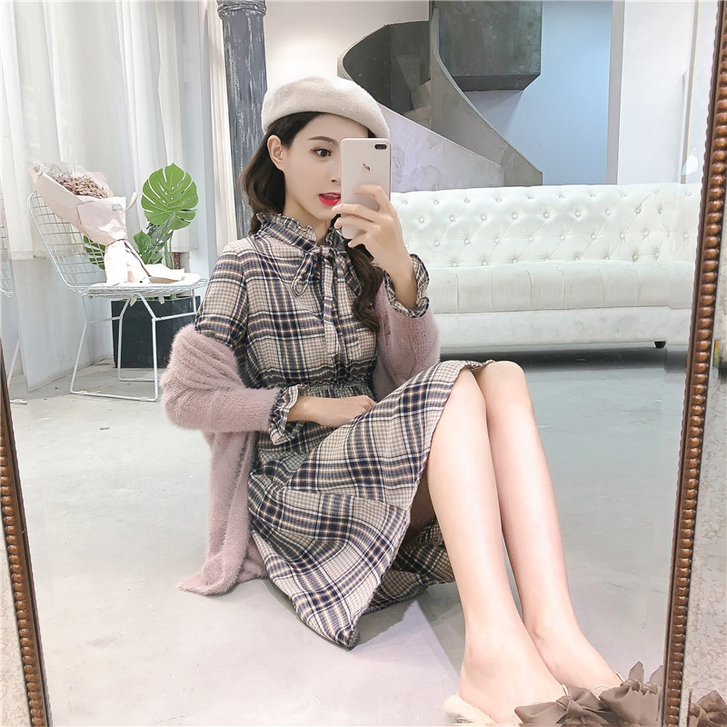 2018 mùa thu mới retro gió eo Mỏng xù trumpet tay áo Một từ dài ăn mặc nữ váy xòe