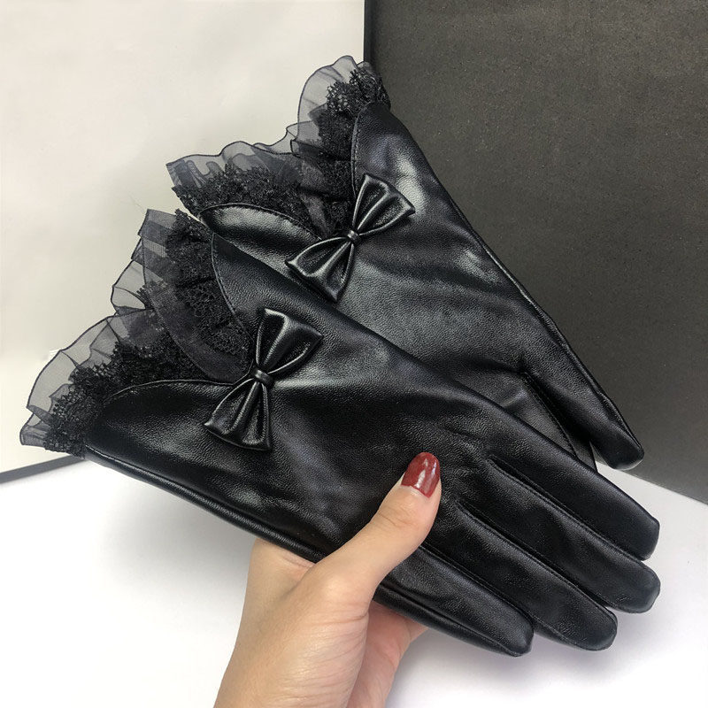 Women's winter leather gloves, Korean style, cute lace bow, suitable for students riding bikes or driving, warm, fleece-lined, thickened, touchscreen, windproof.