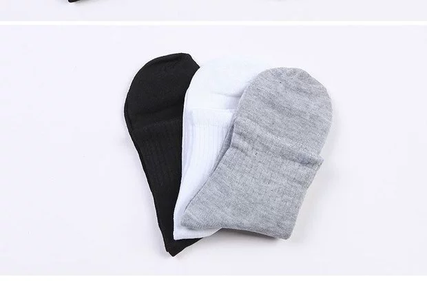 Vớ cotton ống dài, thấm mồ hôi, mùa thu đông, màu đặc, lô vớ cotton z, chuyển động ống, khử mùi, thấm mồ hôi vớ nam chất lượng cao