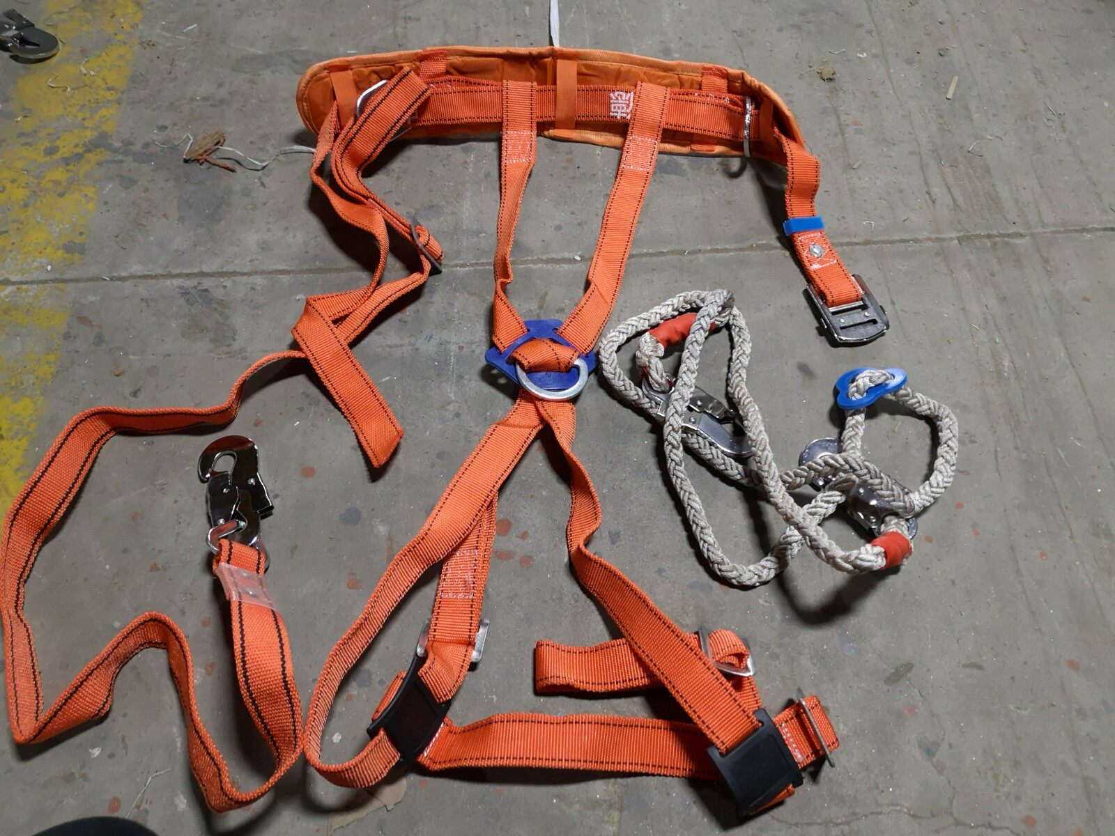 Baoying Dongfeng all-round electrician aerial work safety belt European five-point full body belt Safety rope insurance