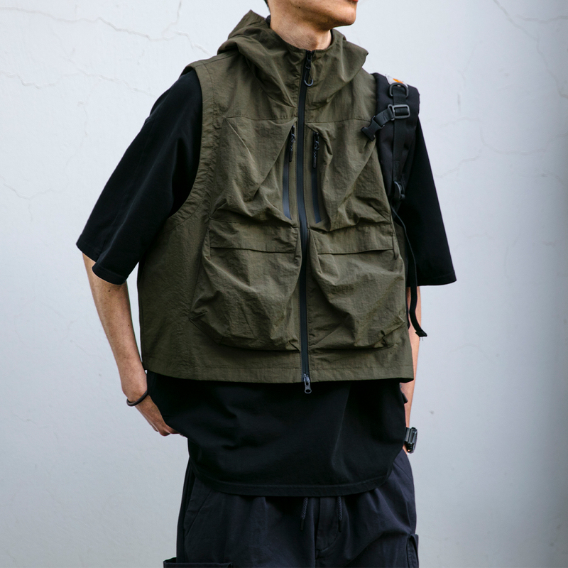 Japanese-Style Outdoor Multi-Pocket Short Waterproof Workwear Hooded Vest for Men and Women, Fishing Vest Jacket Trendy Japanese-Style Outdoor Multi-Pocket Short Waterproof Workwear Hooded Vest for Men and Women, Fishing Vest Jacket Trendy