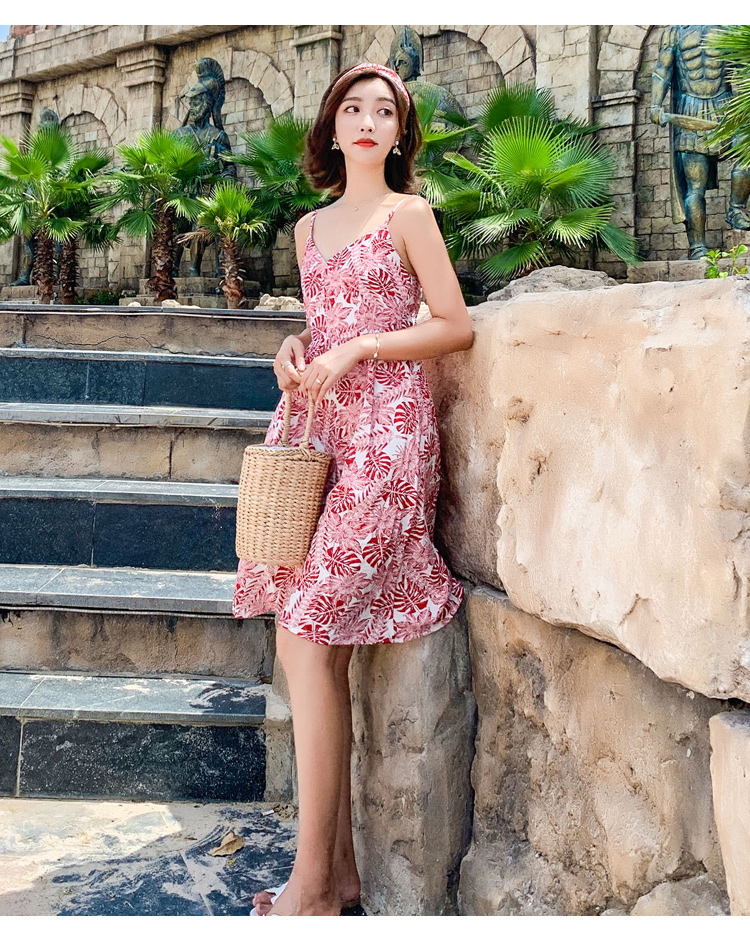 VK旗艦店 韓系樹葉印花v領露背細肩帶配發帶無袖洋裝