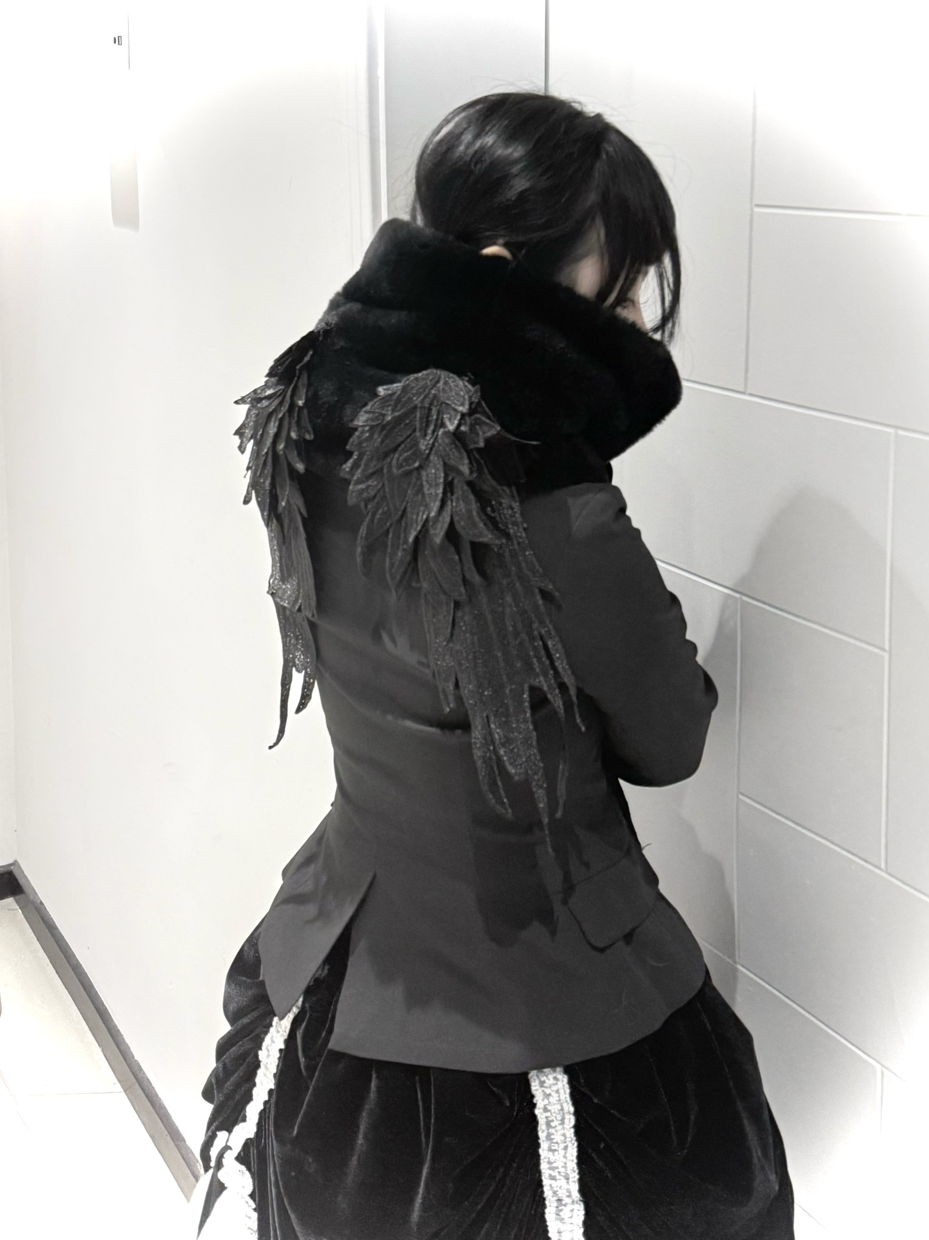 Original design gothic dark style scarf for women, warm and versatile for winter, angel wings short fur