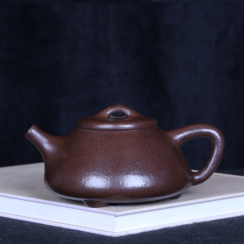 Taiwan looping old teapot Yixing purple sand famous master Gu Jingzhou handmade coarse sand purple mud smelting stone ladle pot