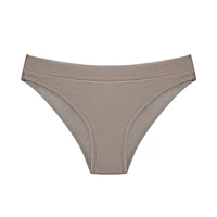 Шоколадного цвета, определенной толщины, без закручивающихся краев.