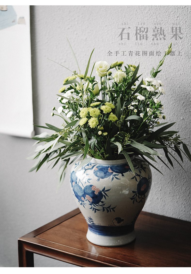 Chinese hand - made small plug-in of blue and white porcelain vase sitting room place jingdezhen checking ceramic creative hydroponic flowers