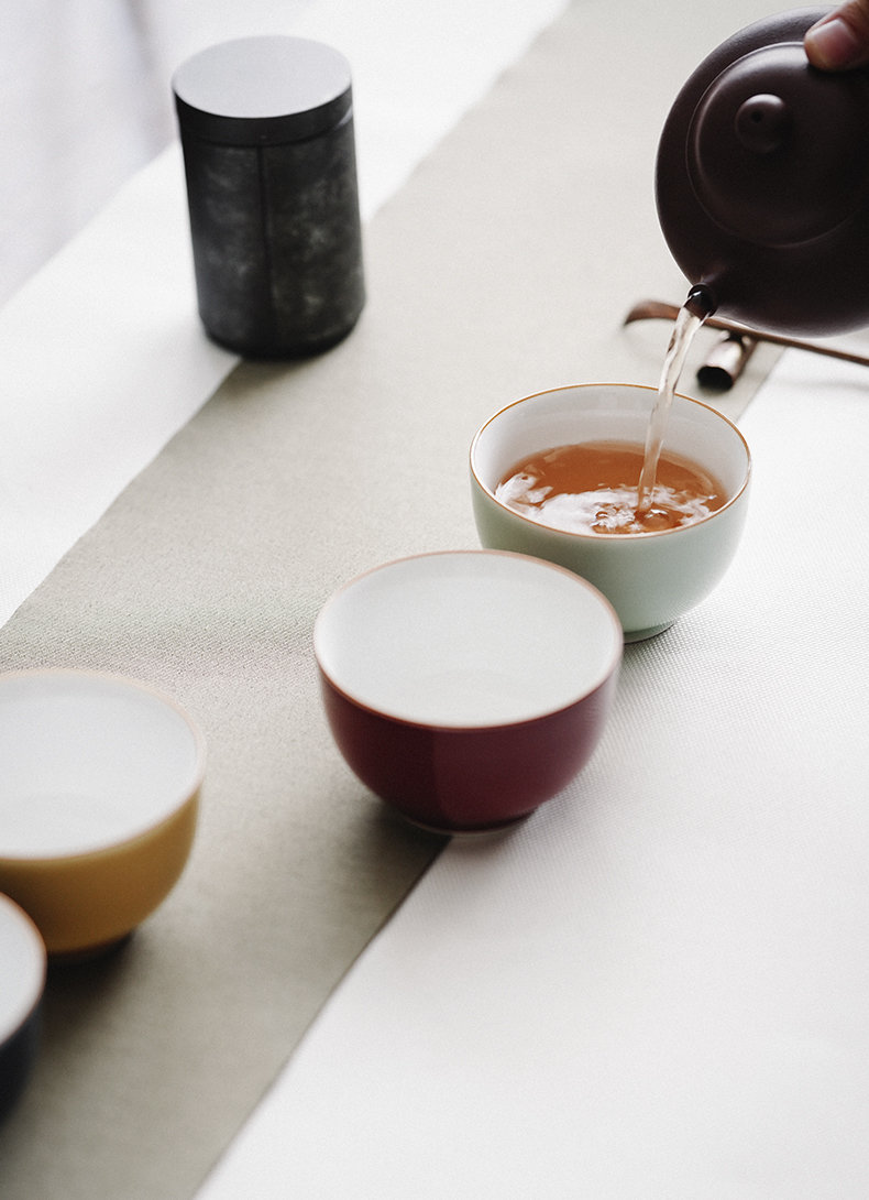 Four seasons cloud art of jingdezhen ceramic color glaze manually masters cup kung fu tea set a single tea cups single CPU