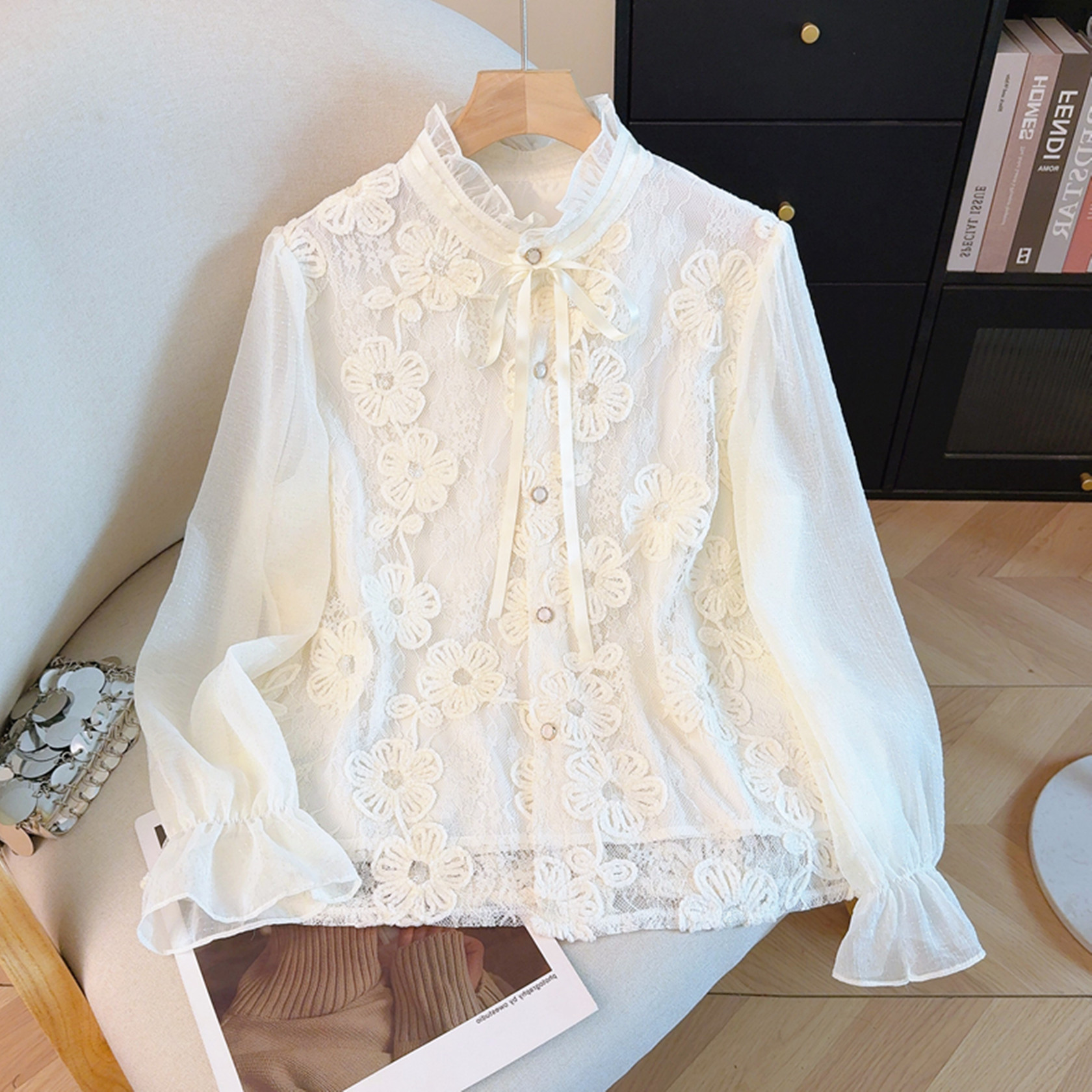 2026 весна, новый стиль, воротник-стойка с деревянными ушками, кружевная вязаная шифоновая рубашка, корейский темперамент, сказочный легкий топ