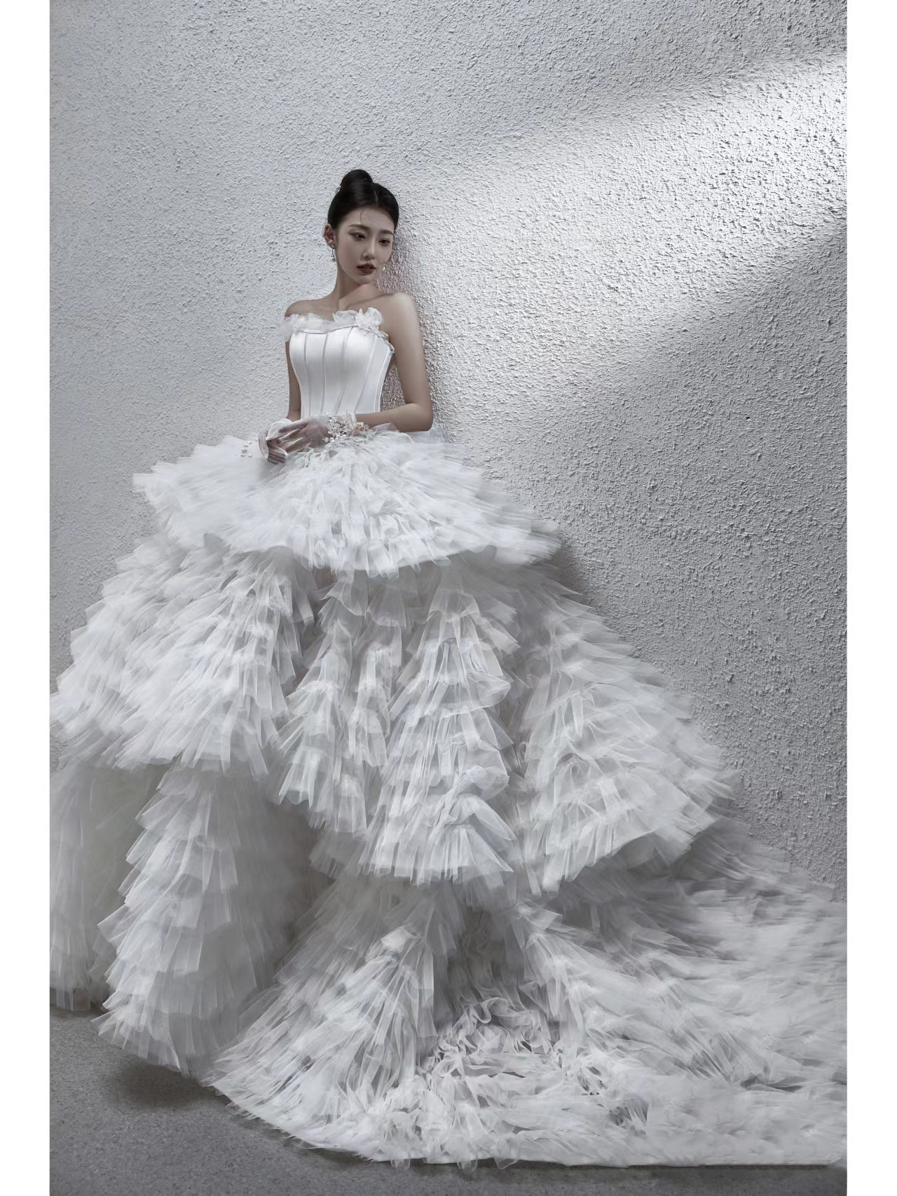 Minimalistic clothing suitable for photo sessions, Korean style Minimalistic clothing suitable for photo sessions, Korean style