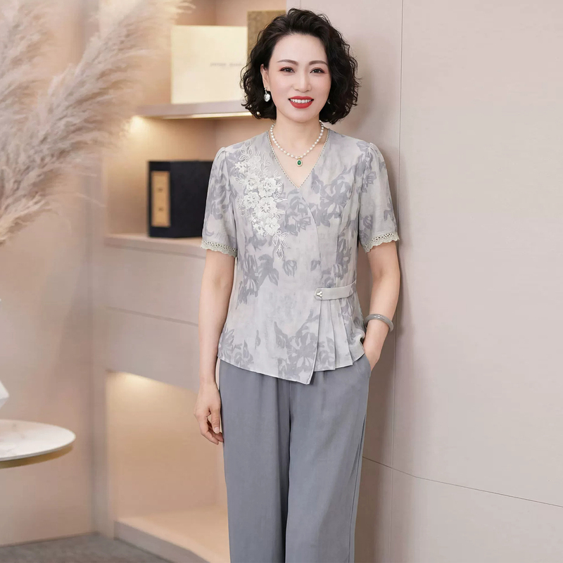 Mother's Day Gift Clothing for Mom, Summer Fashion, Age-Reducing Outfit, High-End Brand, Elegant Two-Piece Set