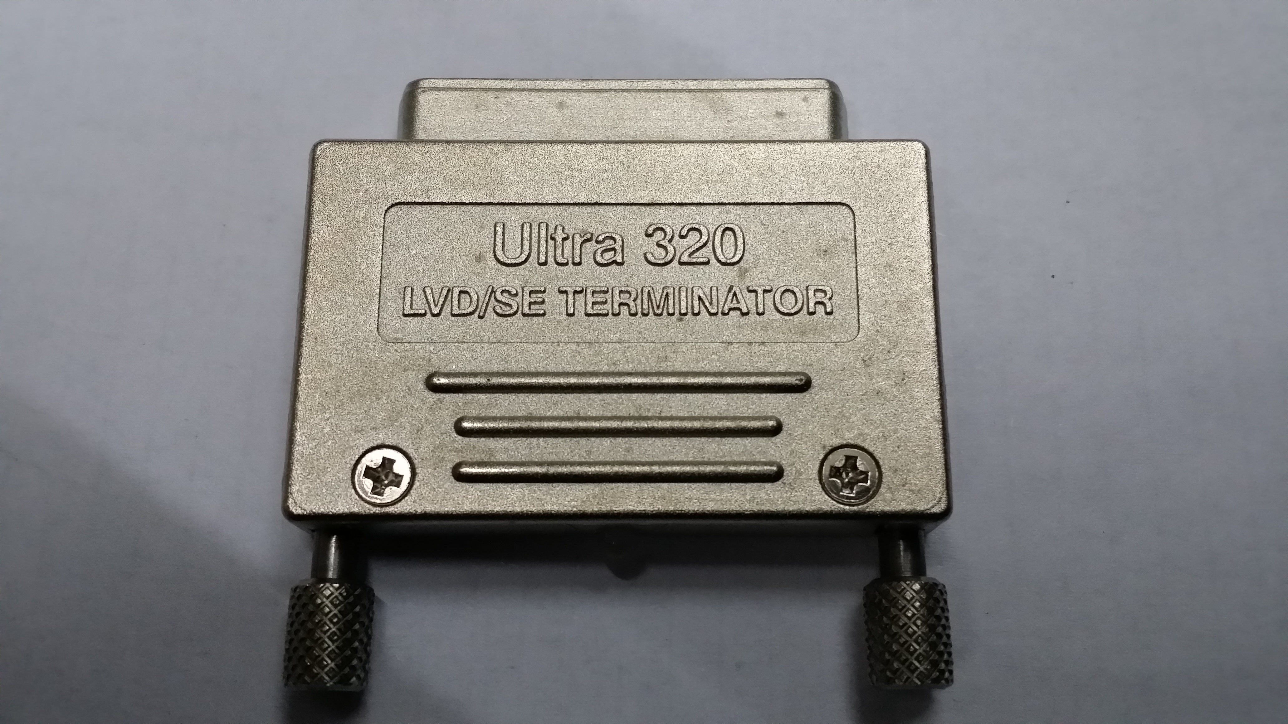 The SCSI External Terminator VHDCI68M LVD SE ULTRA320 