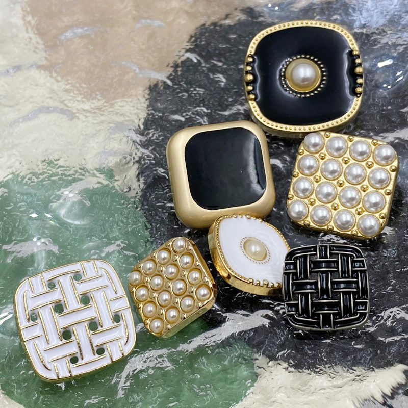 Metal Decorated Pearls 100 lap fashion square mesh buttons Fur Coats Fur Coats Women Buttons