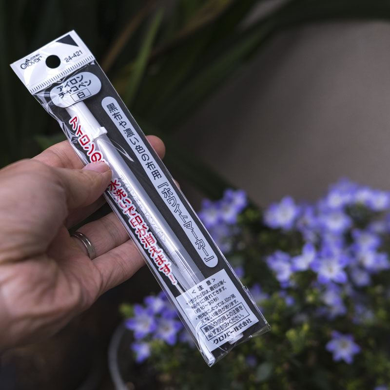 French embroidery erasable pen dark cloth pen white heat erasing pen cola tool CLOVER hand tool pen