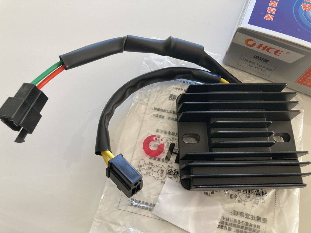 Hecheng three-phase high-power modified switching intelligent voltage regulator rectifier