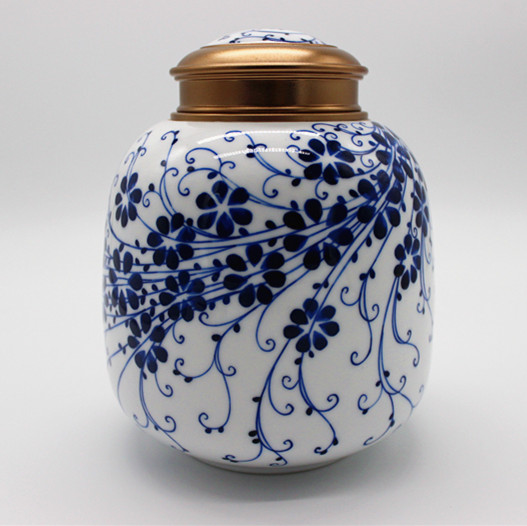 Jingdezhen blue and white ceramic seal caddy fixings large storage tanks hand - made manual household receive a large capacity of tea